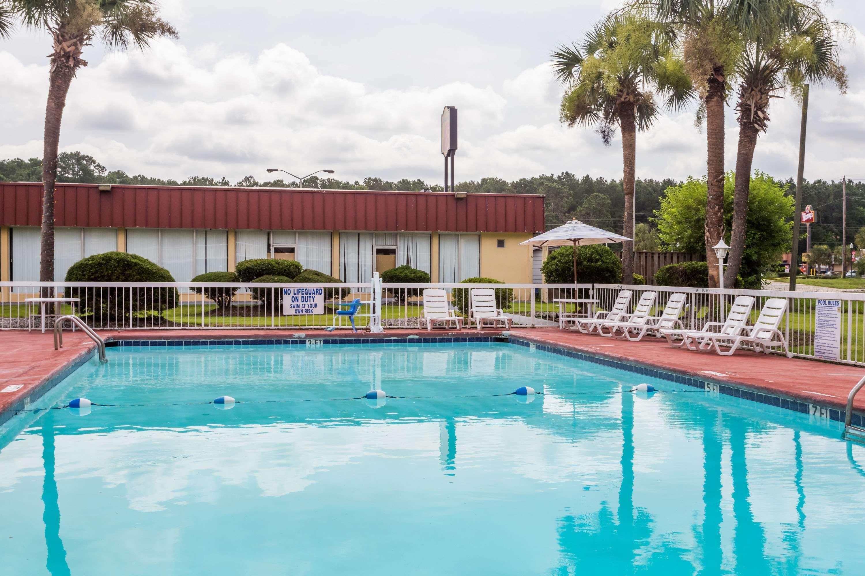ซูเปอร์ 8 บาย วินด์แฮม ฮาร์ดีวิลล์ Motel ภายนอก รูปภาพ