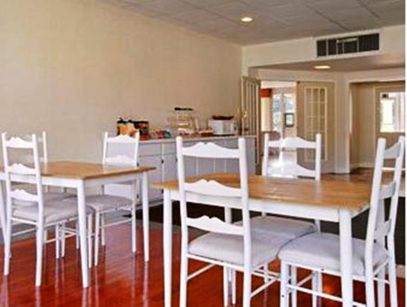 ซูเปอร์ 8 บาย วินด์แฮม ฮาร์ดีวิลล์ Motel ภายนอก รูปภาพ