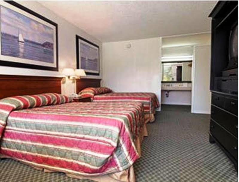 ซูเปอร์ 8 บาย วินด์แฮม ฮาร์ดีวิลล์ Motel ภายนอก รูปภาพ